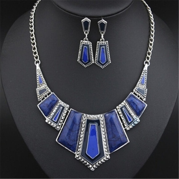 Jewelry - Vintage geometric Statement Necklace& Earrings Set